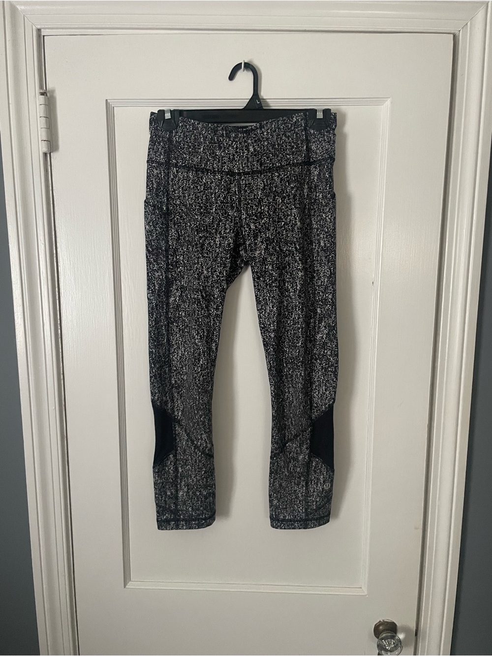 Lululemon Pace Rival Leggings Black/white crop 22" full on luxtreme Size 4